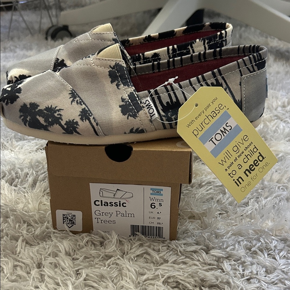 Toms Grey Palm Trees Flats